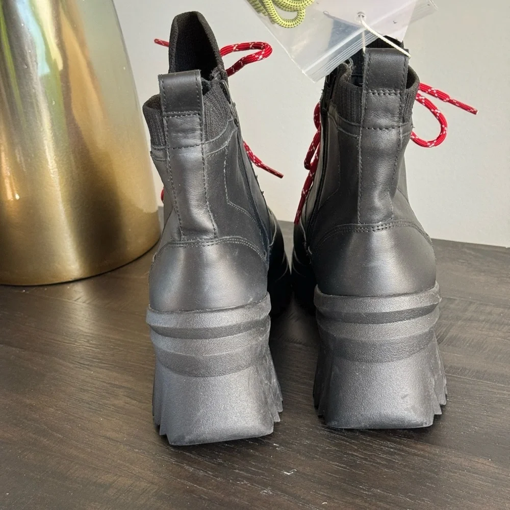 Nurture Whitney Water Resist Leather Lace-Up Lug Sole Platform Boots NWT 7 6.5